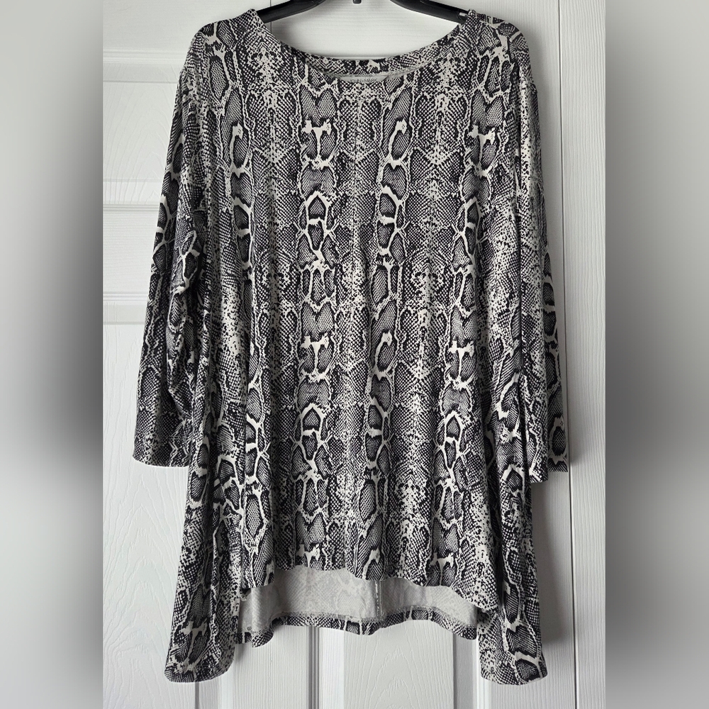 John Mark Snakeskin Print Tunic Top Size L - Picture 2 of 14